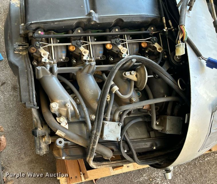 image for item OM9089 2000 Honda  outboard engine