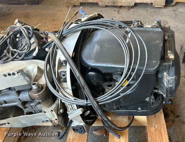 image for item OM9089 2000 Honda  outboard engine