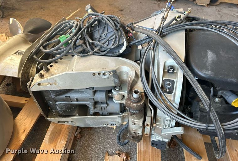 image for item OM9089 2000 Honda  outboard engine