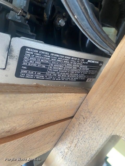 image for item OM9089 2000 Honda  outboard engine