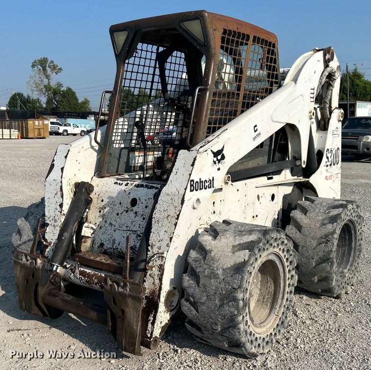 image for item DJ6294 2005 Bobcat S300  skid steer loader
