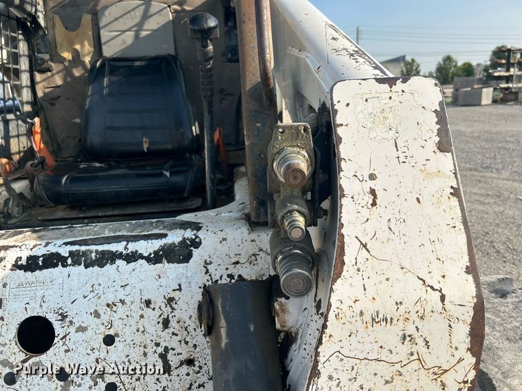 image for item DJ6294 2005 Bobcat S300  skid steer loader