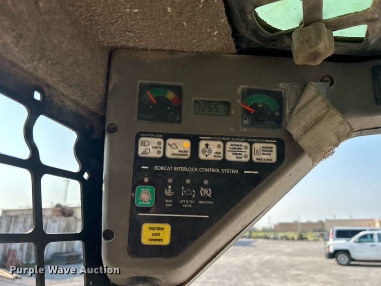 image for item DJ6294 2005 Bobcat S300  skid steer loader