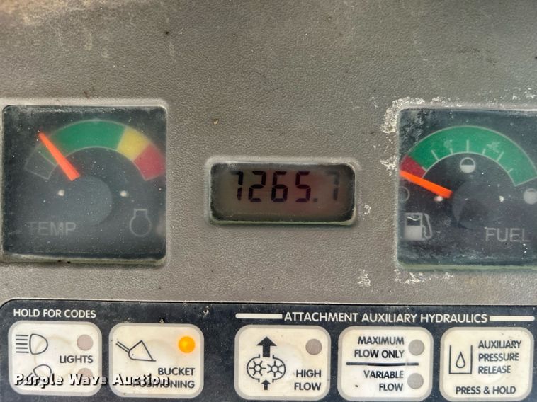 image for item DJ6294 2005 Bobcat S300  skid steer loader