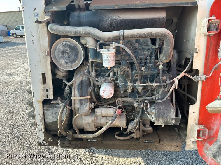 image for item DJ6294 2005 Bobcat S300  skid steer loader