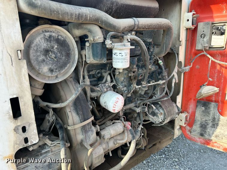 image for item DJ6294 2005 Bobcat S300  skid steer loader