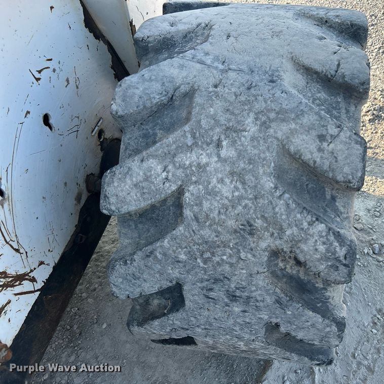 image for item DJ6294 2005 Bobcat S300  skid steer loader