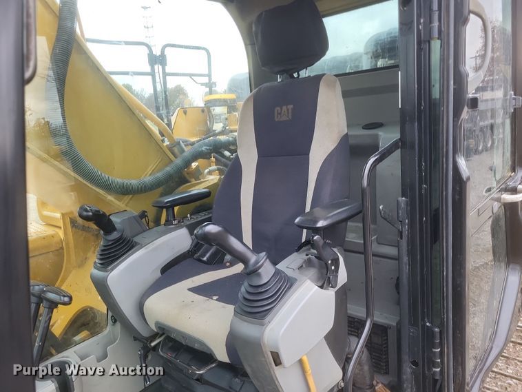 image for item DK1213 2017 Caterpillar 336FL  excavator