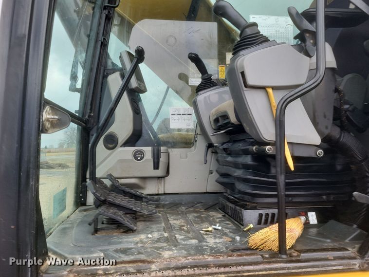 image for item DK1214 2017 Caterpillar 336FL  excavator