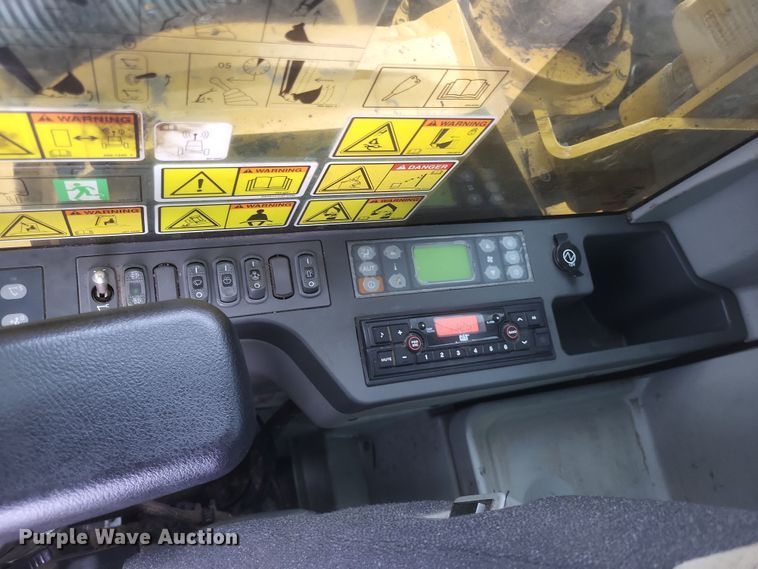 image for item DK1214 2017 Caterpillar 336FL  excavator