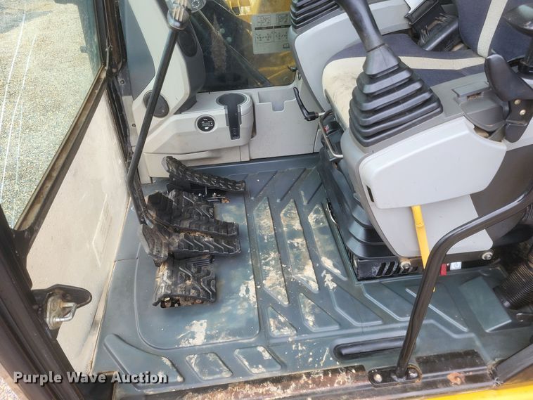 image for item DK1218 2016 Caterpillar 352FL  long reach excavator