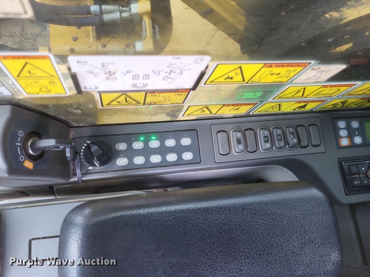 image for item DK1218 2016 Caterpillar 352FL  long reach excavator