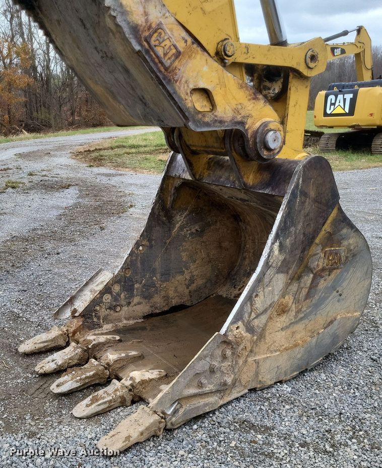 image for item DK1227 2017 Caterpillar 336FL  excavator