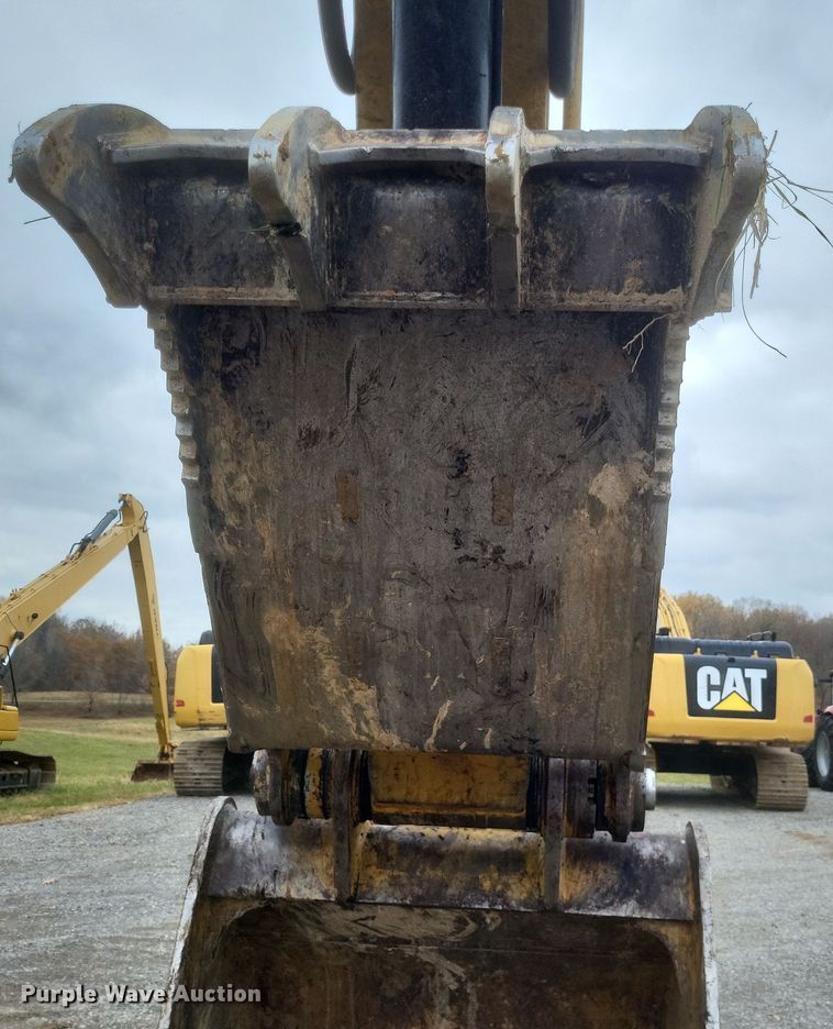 image for item DK1227 2017 Caterpillar 336FL  excavator