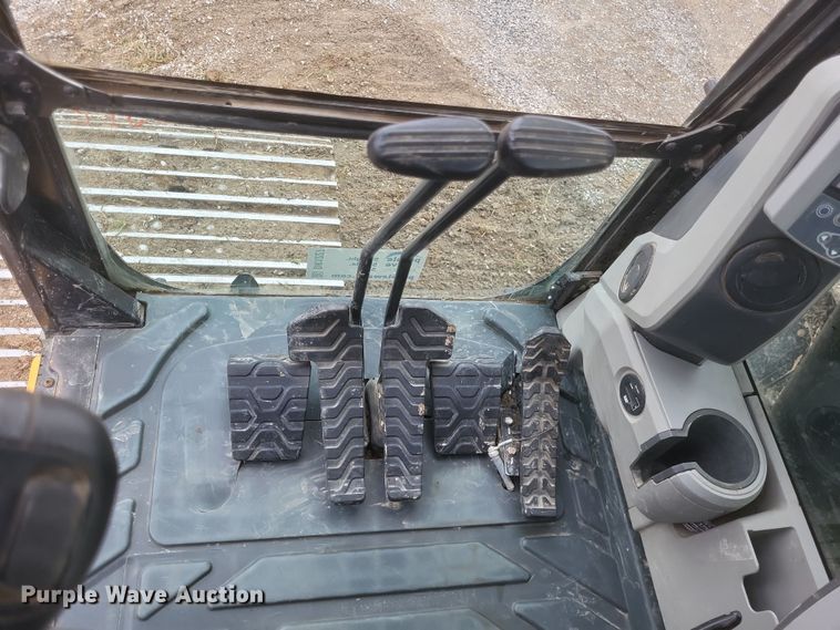 image for item DK1227 2017 Caterpillar 336FL  excavator