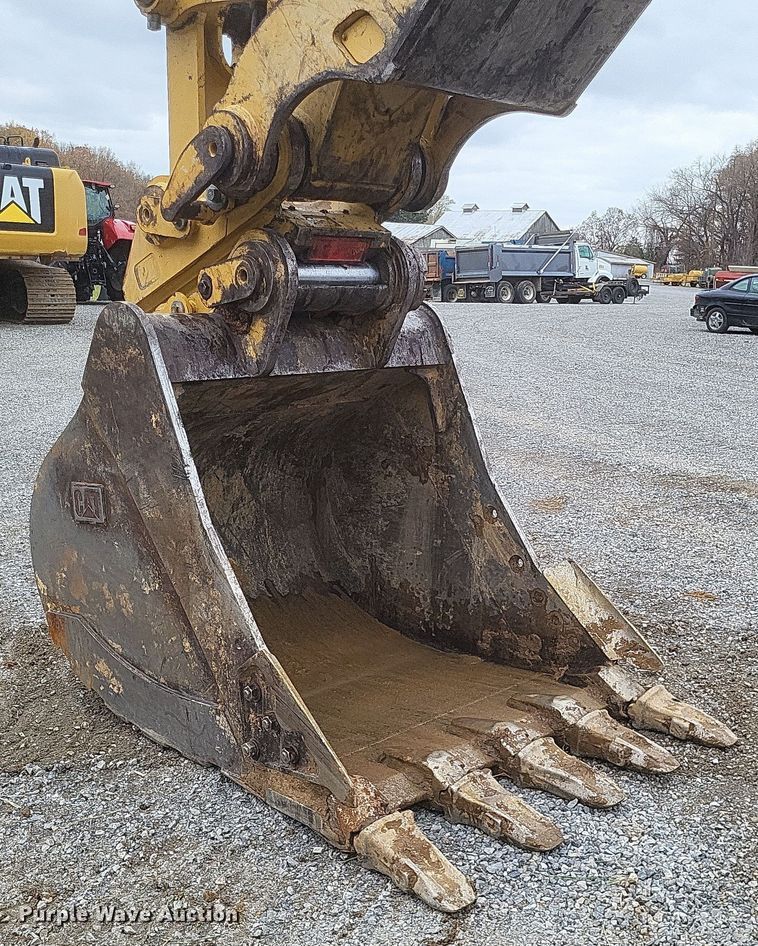 image for item DK1228 2017 Caterpillar 336FL  excavator