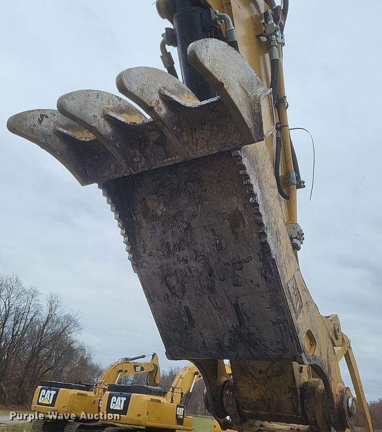 image for item DK1228 2017 Caterpillar 336FL  excavator