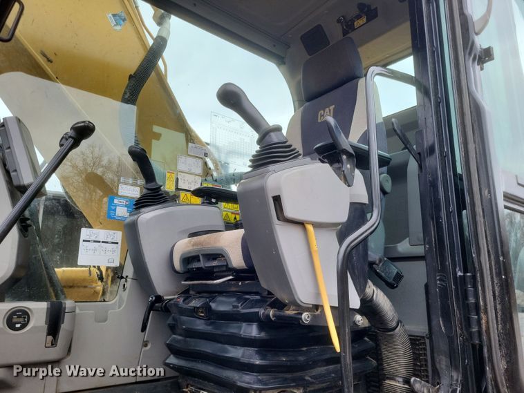 image for item DK1228 2017 Caterpillar 336FL  excavator