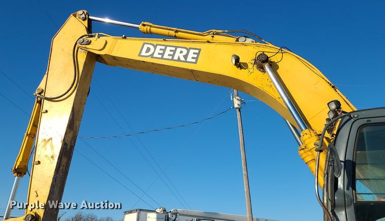 image for item DK4142 2004 John Deere 330C LC  excavator