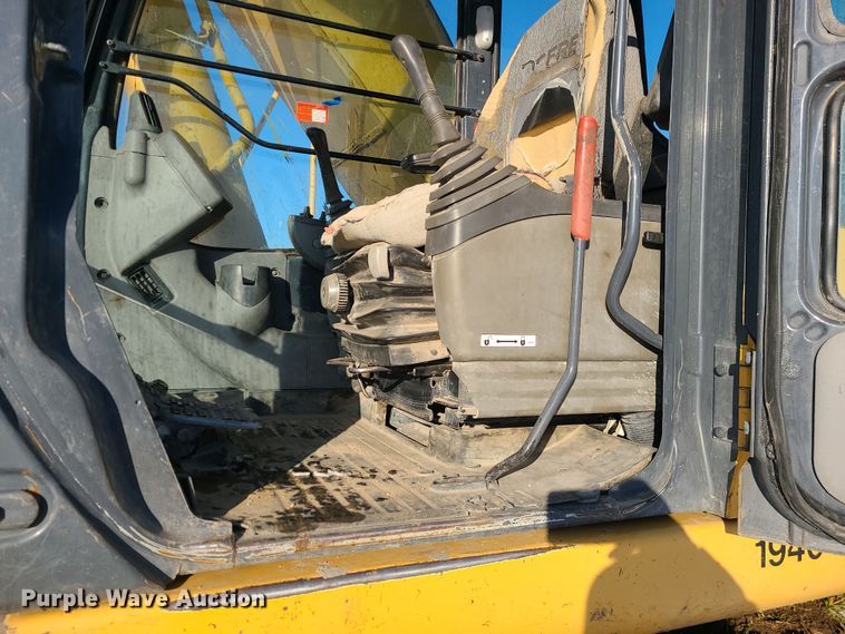 image for item DK4142 2004 John Deere 330C LC  excavator