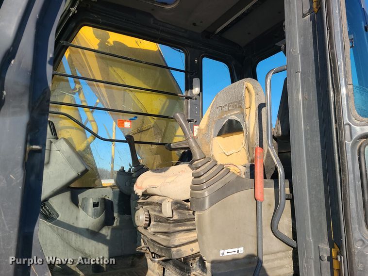 image for item DK4142 2004 John Deere 330C LC  excavator