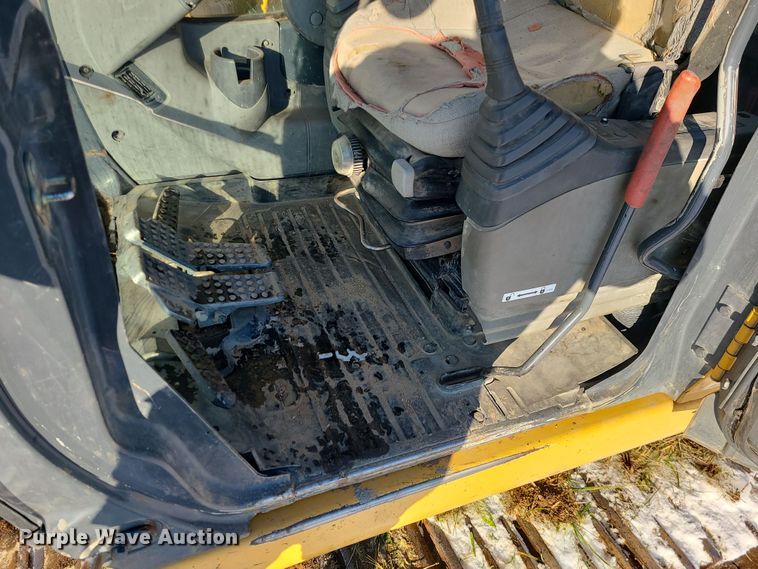 image for item DK4142 2004 John Deere 330C LC  excavator