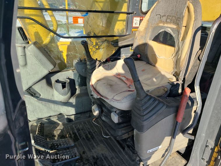 image for item DK4142 2004 John Deere 330C LC  excavator