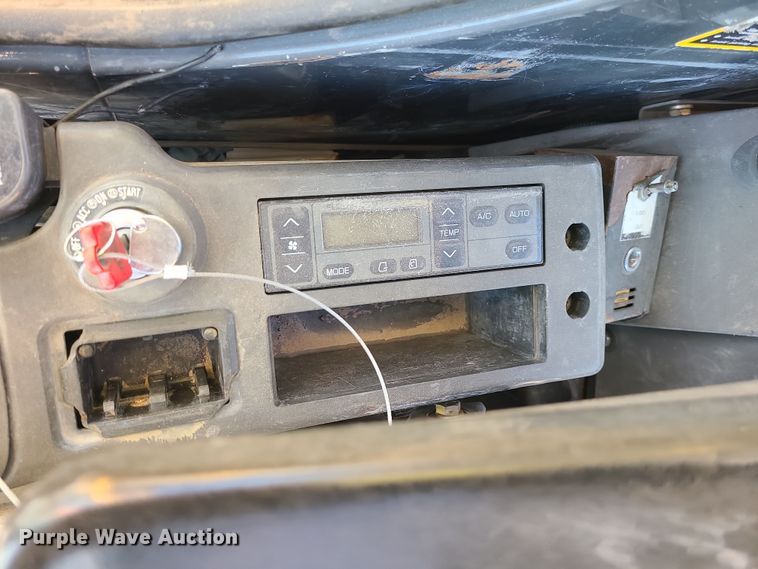 image for item DK4142 2004 John Deere 330C LC  excavator