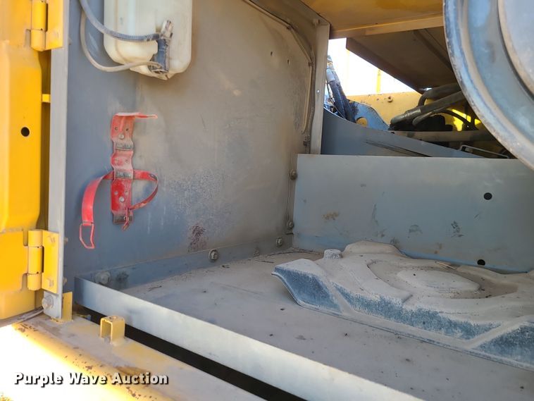 image for item DK4142 2004 John Deere 330C LC  excavator