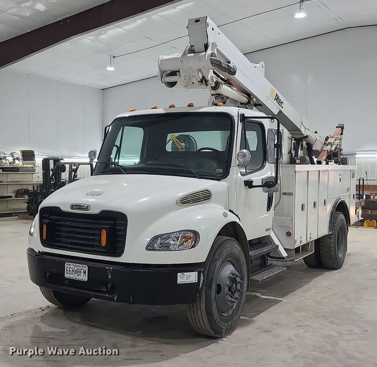 image for item DK4144 2006 Freightliner M2 Business Class  bucket truck