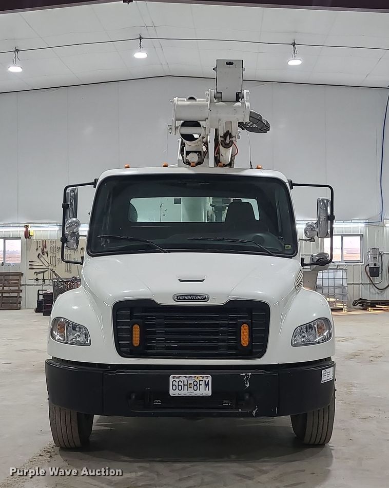 image for item DK4144 2006 Freightliner M2 Business Class  bucket truck