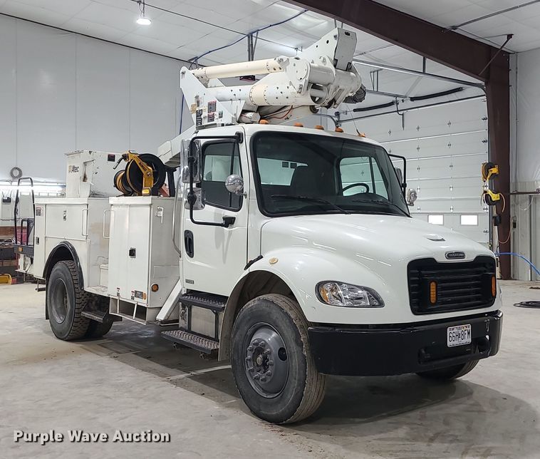 image for item DK4144 2006 Freightliner M2 Business Class  bucket truck