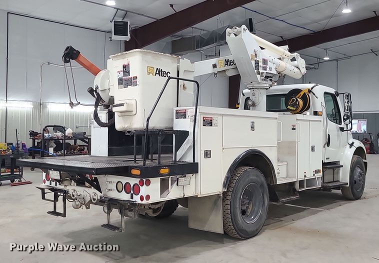 image for item DK4144 2006 Freightliner M2 Business Class  bucket truck