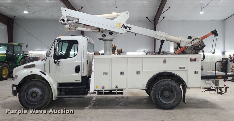 image for item DK4144 2006 Freightliner M2 Business Class  bucket truck
