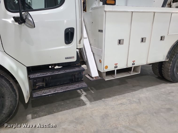 image for item DK4144 2006 Freightliner M2 Business Class  bucket truck