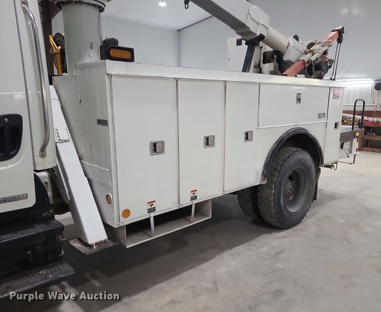 image for item DK4144 2006 Freightliner M2 Business Class  bucket truck