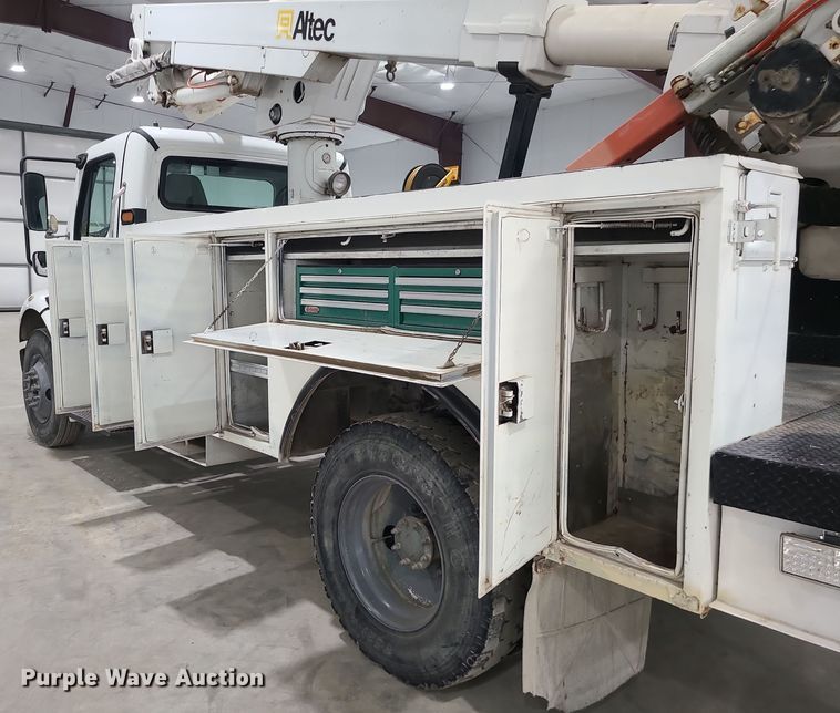 image for item DK4144 2006 Freightliner M2 Business Class  bucket truck