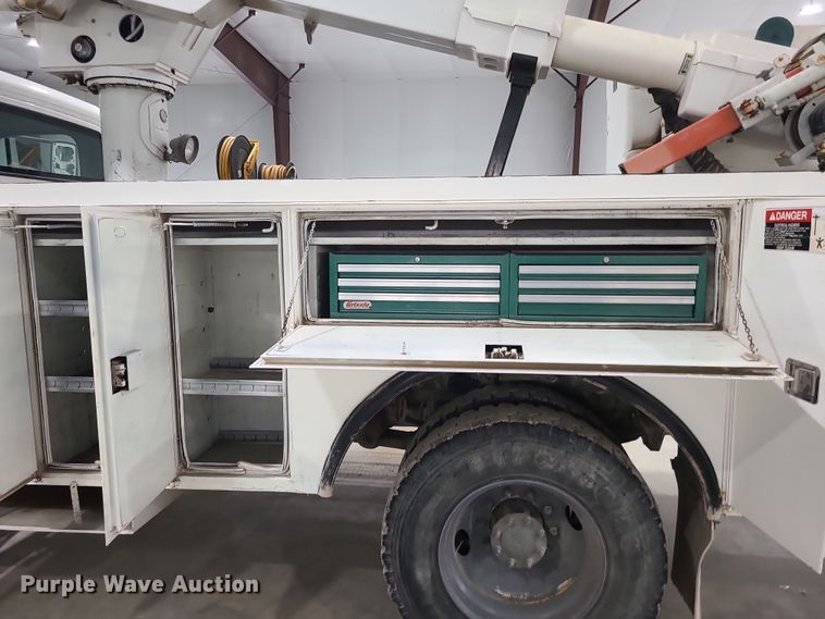 image for item DK4144 2006 Freightliner M2 Business Class  bucket truck