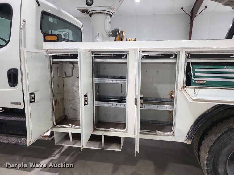 image for item DK4144 2006 Freightliner M2 Business Class  bucket truck