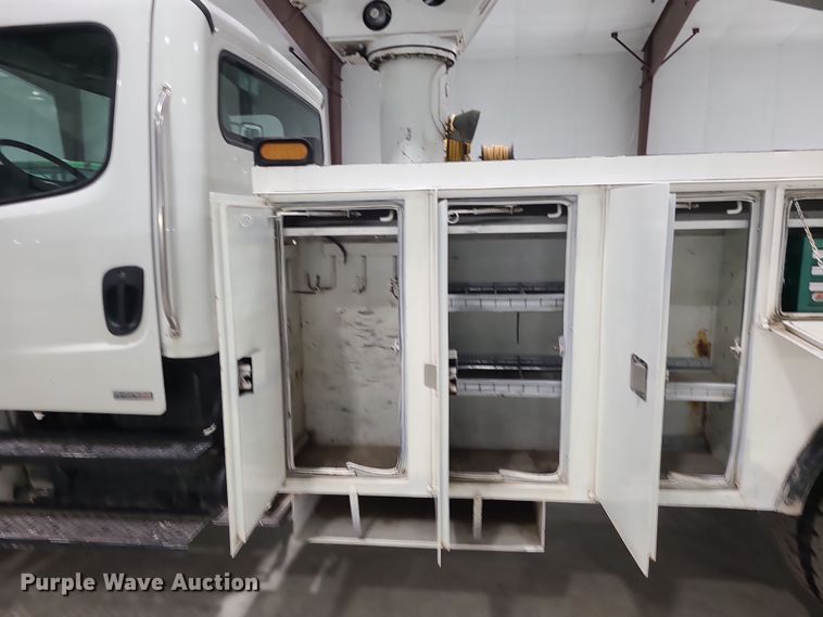 image for item DK4144 2006 Freightliner M2 Business Class  bucket truck