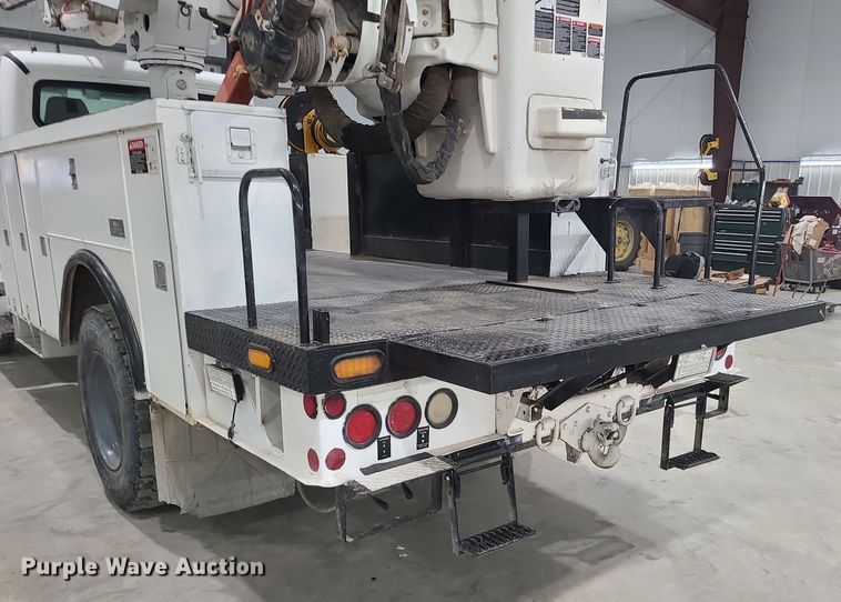 image for item DK4144 2006 Freightliner M2 Business Class  bucket truck