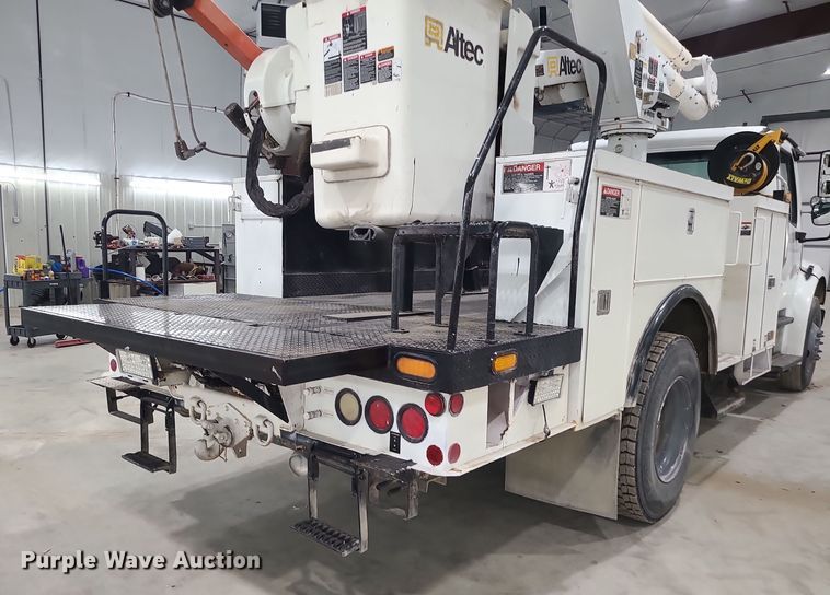 image for item DK4144 2006 Freightliner M2 Business Class  bucket truck