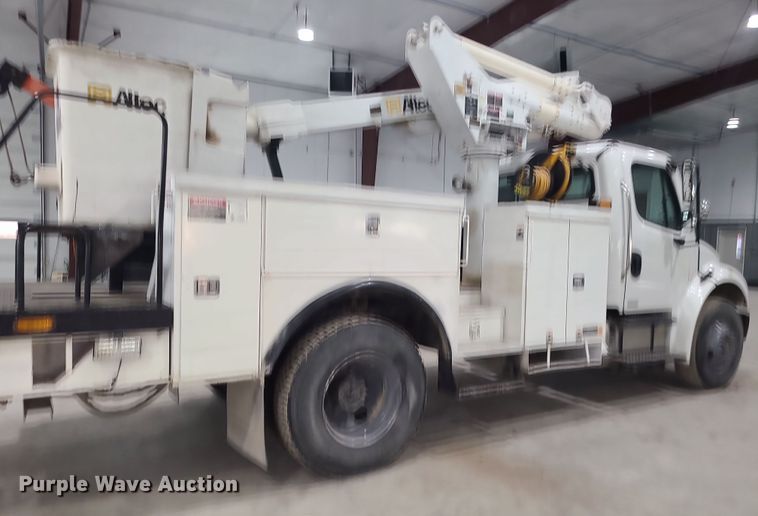 image for item DK4144 2006 Freightliner M2 Business Class  bucket truck