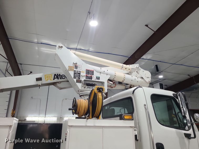 image for item DK4144 2006 Freightliner M2 Business Class  bucket truck