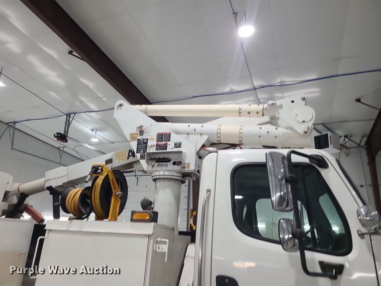 image for item DK4144 2006 Freightliner M2 Business Class  bucket truck