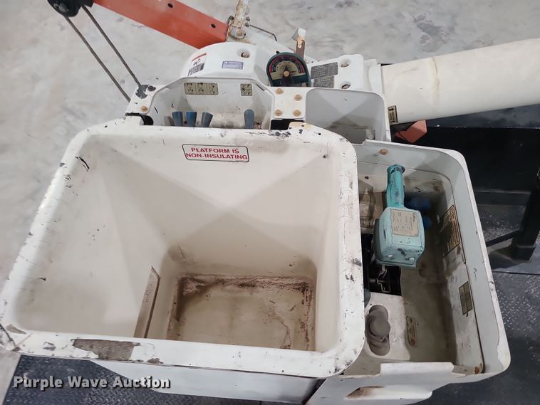 image for item DK4144 2006 Freightliner M2 Business Class  bucket truck