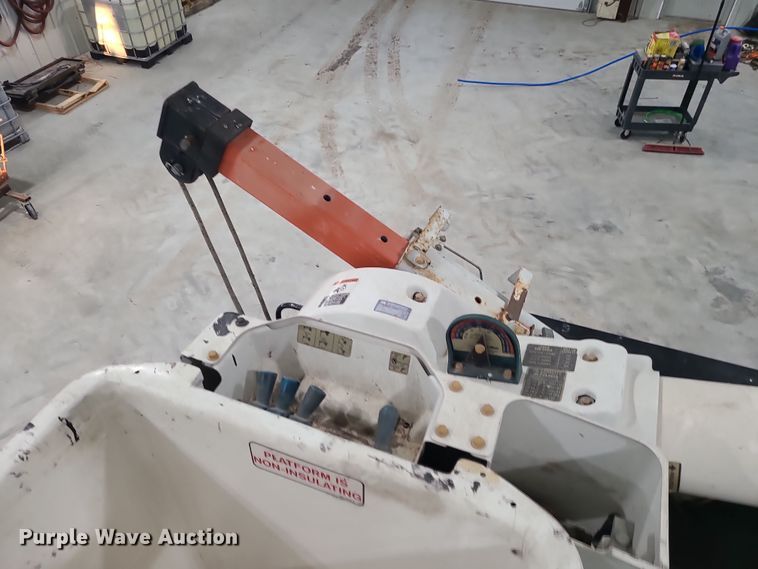 image for item DK4144 2006 Freightliner M2 Business Class  bucket truck