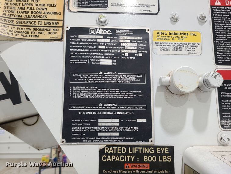 image for item DK4144 2006 Freightliner M2 Business Class  bucket truck