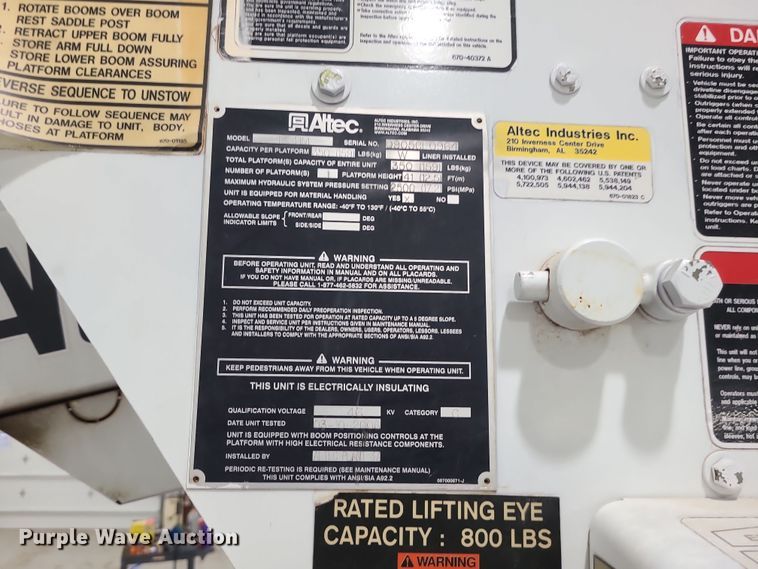 image for item DK4144 2006 Freightliner M2 Business Class  bucket truck