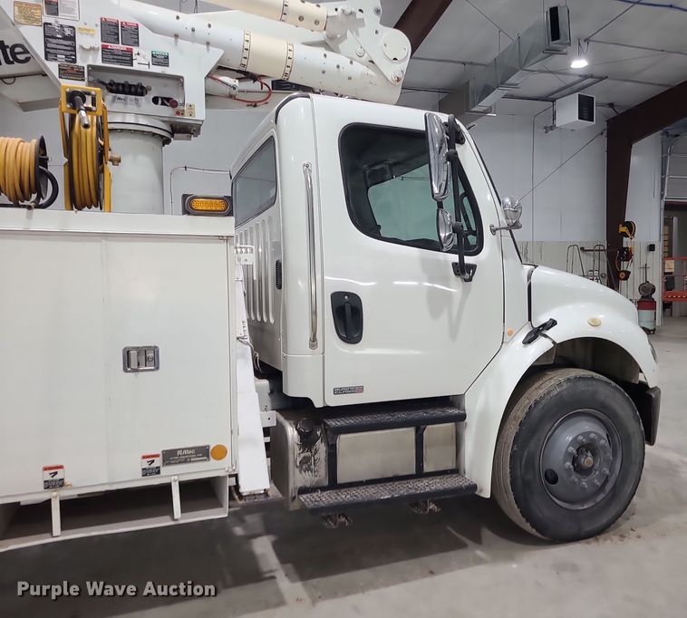 image for item DK4144 2006 Freightliner M2 Business Class  bucket truck